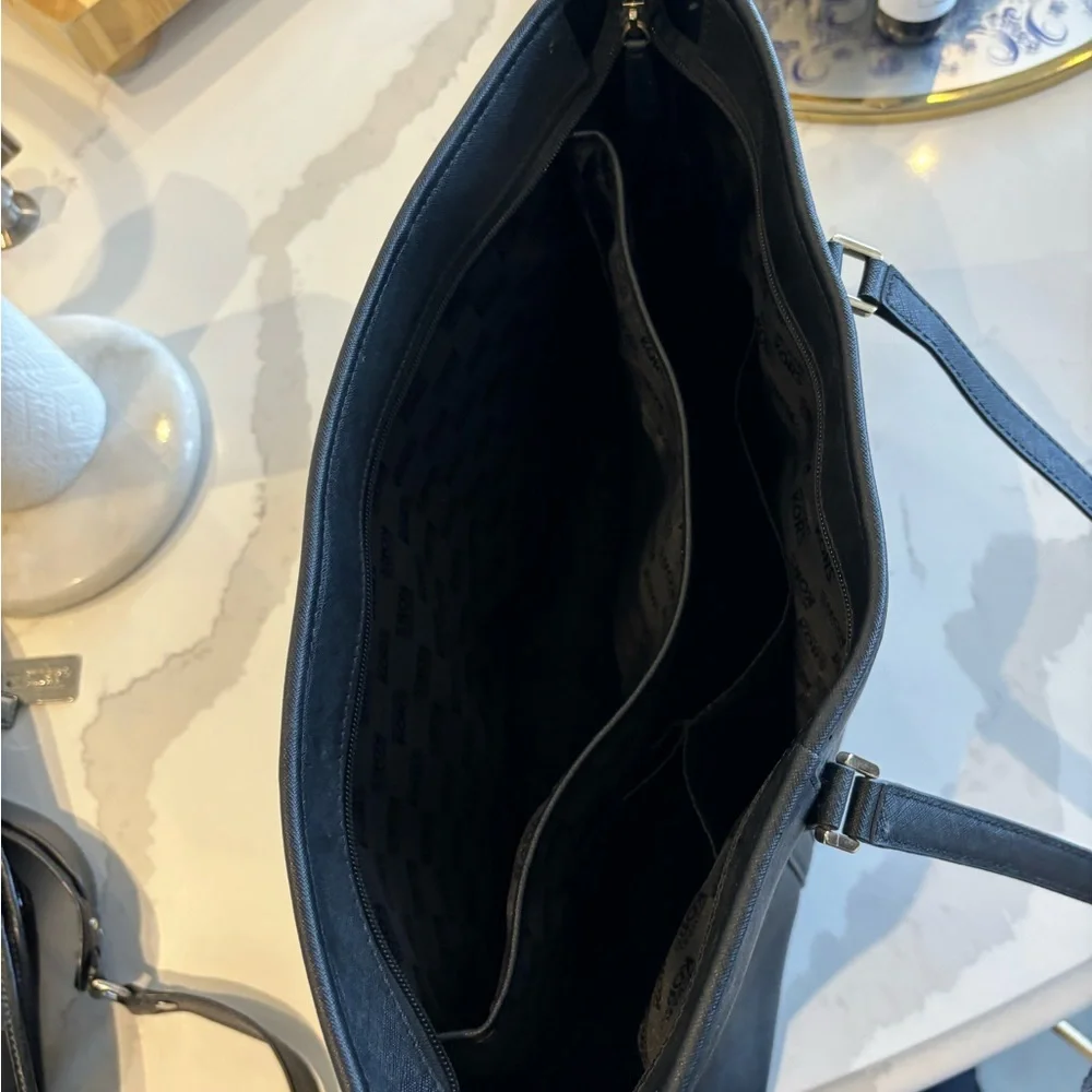 Michael Kors tote purse - Picture 2 of 5